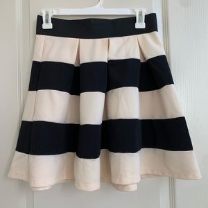 Ya Los Angeles black&white stripped skirt //medium
